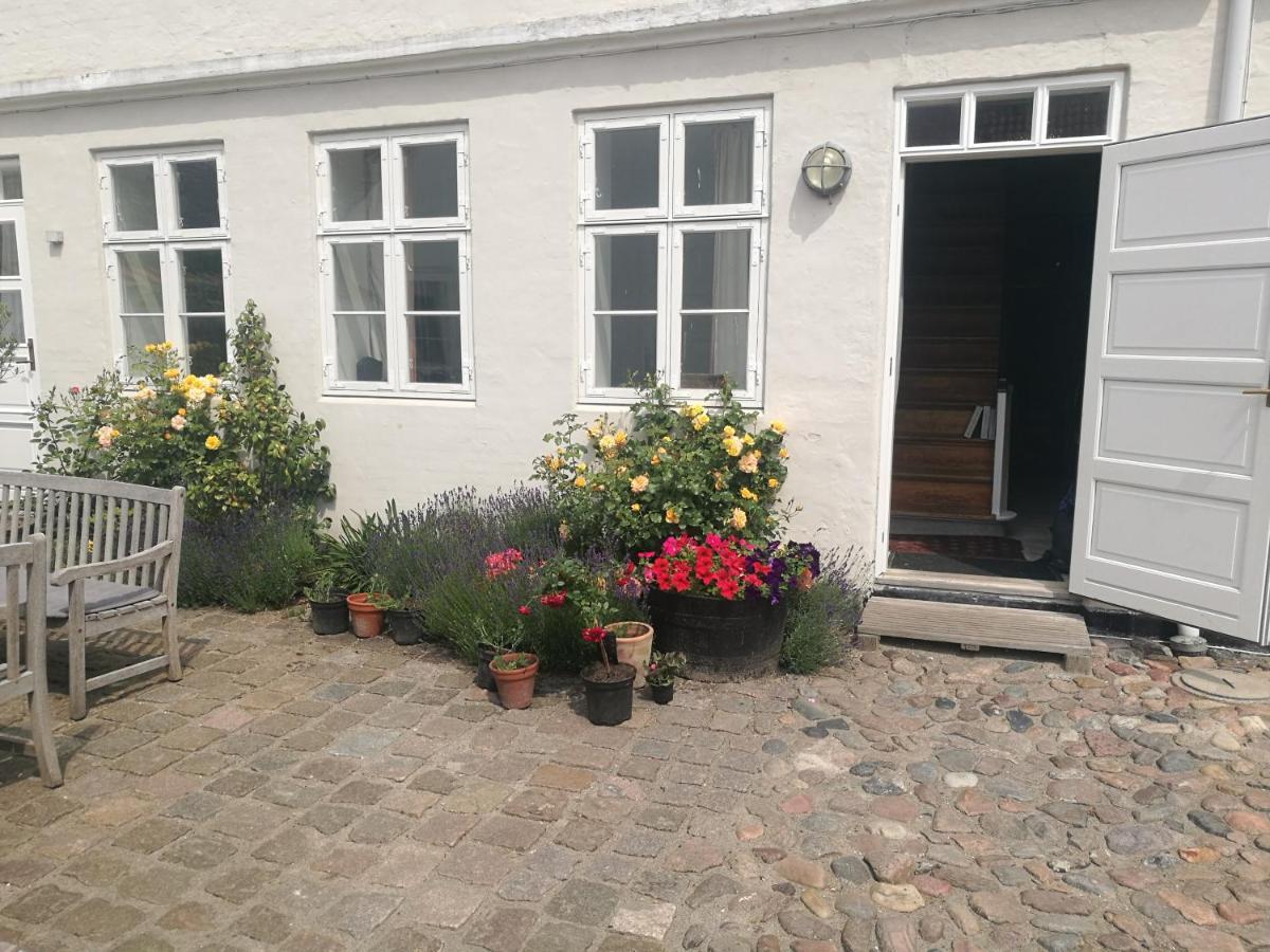 Kjobing Manor Acomodação com café da manhã Ærøskøbing Exterior foto