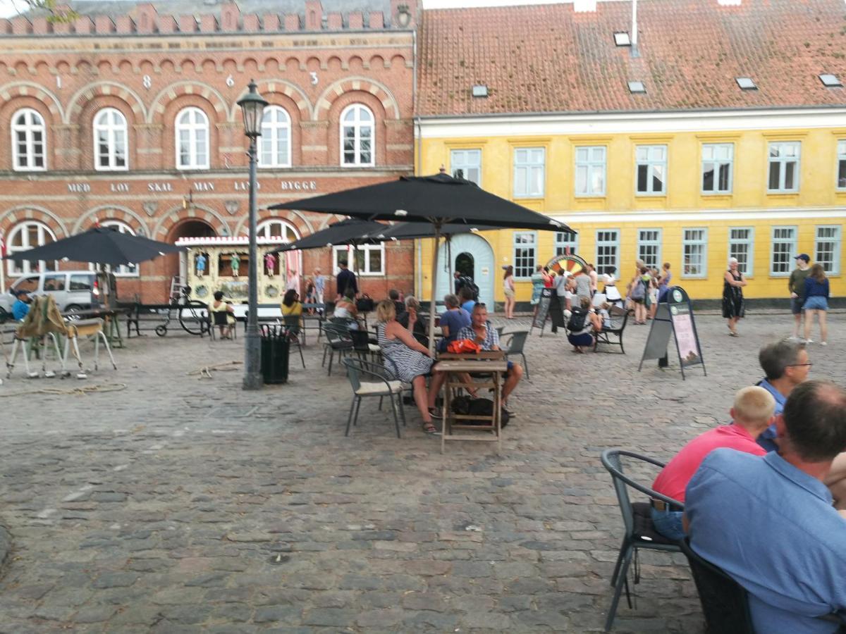Kjobing Manor Acomodação com café da manhã Ærøskøbing Exterior foto
